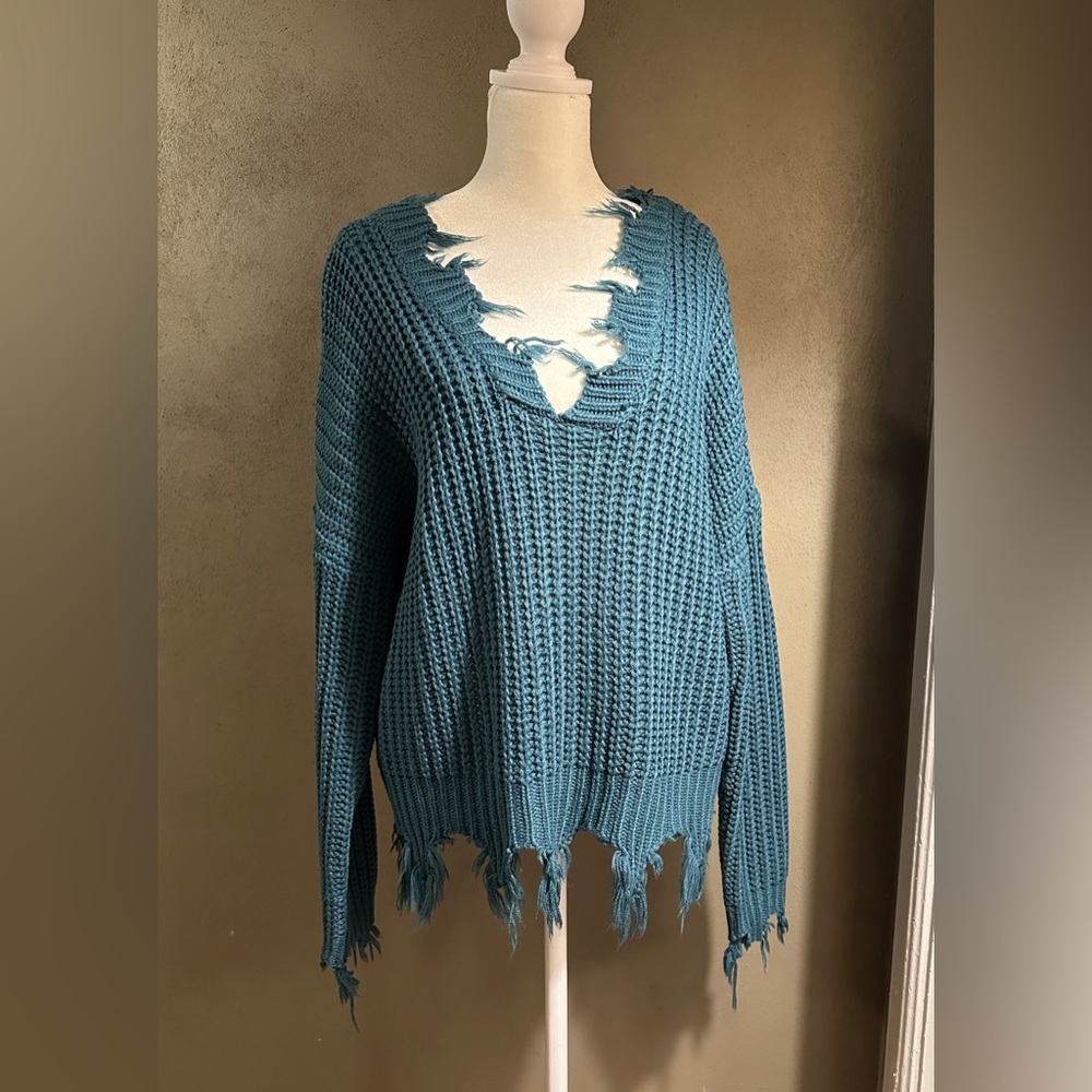 Women’s distressed long sleeve sweater, size, s/m sweater, fringed edges